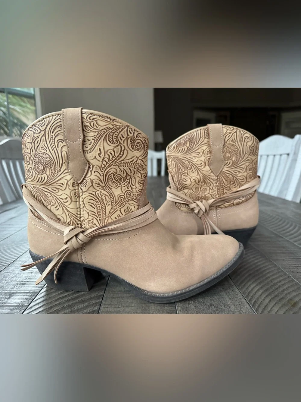 Dingo Valerie Floral Tooled Knotted Stap Western Ankle Booties Women’s Size 9
